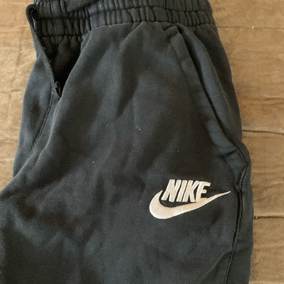 Boys Nike sweatpants - Picture 3 of 3